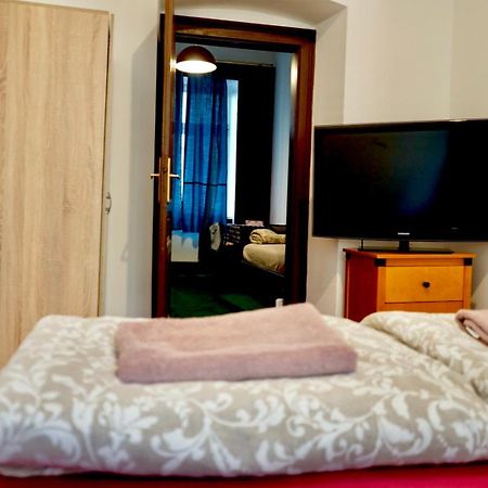 Volkstheater Apartment. Wenen Buitenkant foto