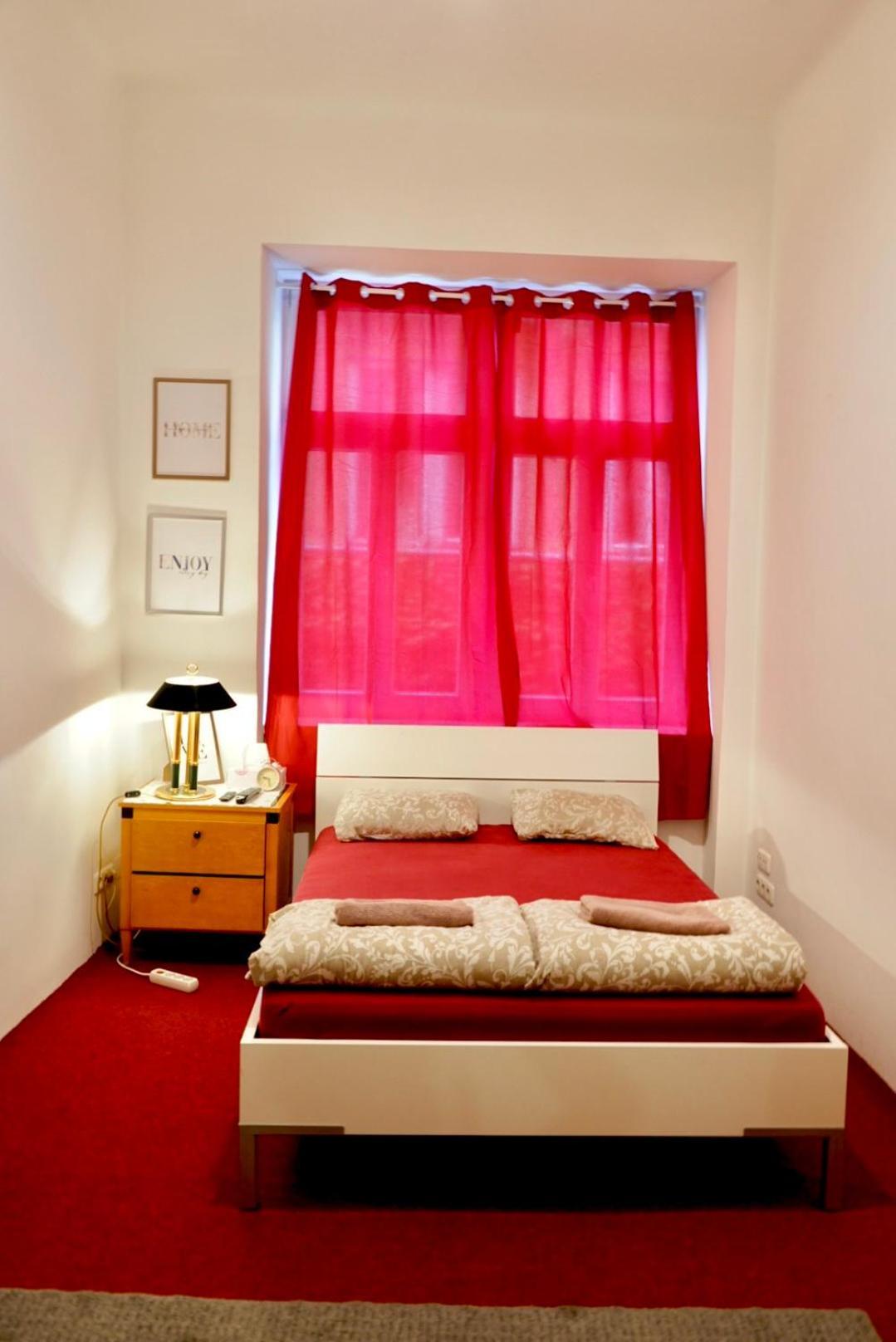 Volkstheater Apartment. Wenen Buitenkant foto