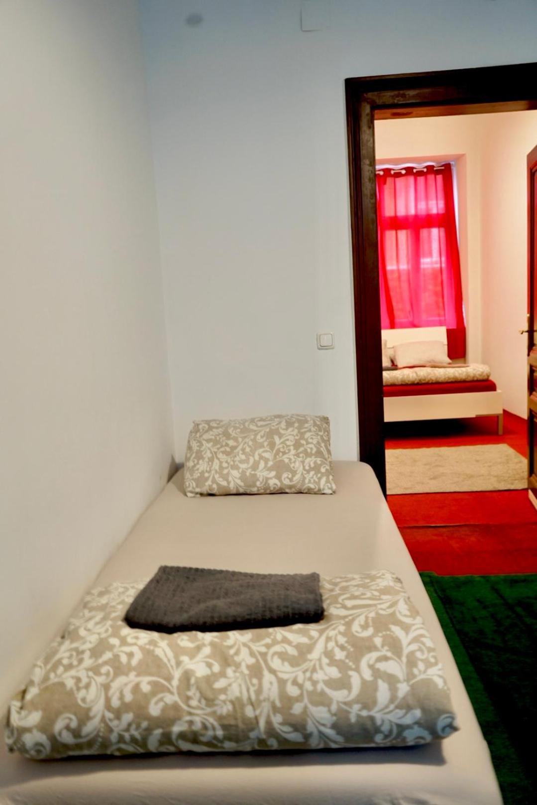 Volkstheater Apartment. Wenen Buitenkant foto