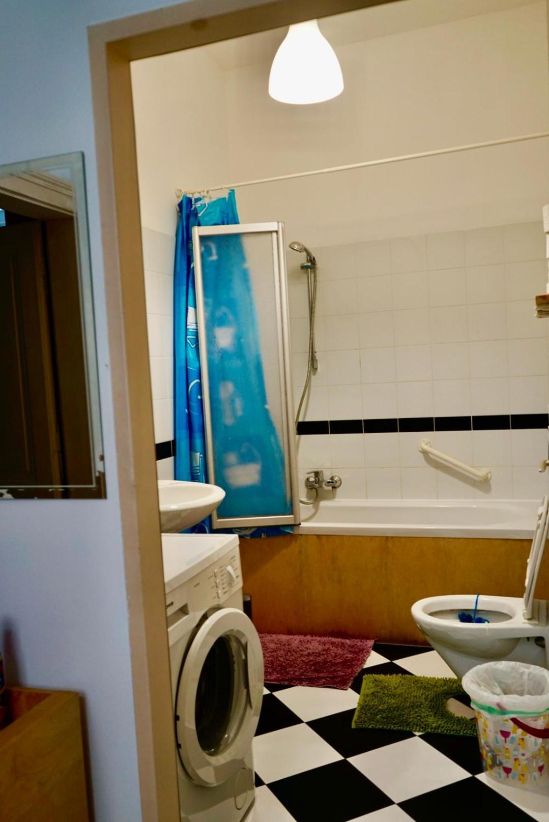 Volkstheater Apartment. Wenen Buitenkant foto