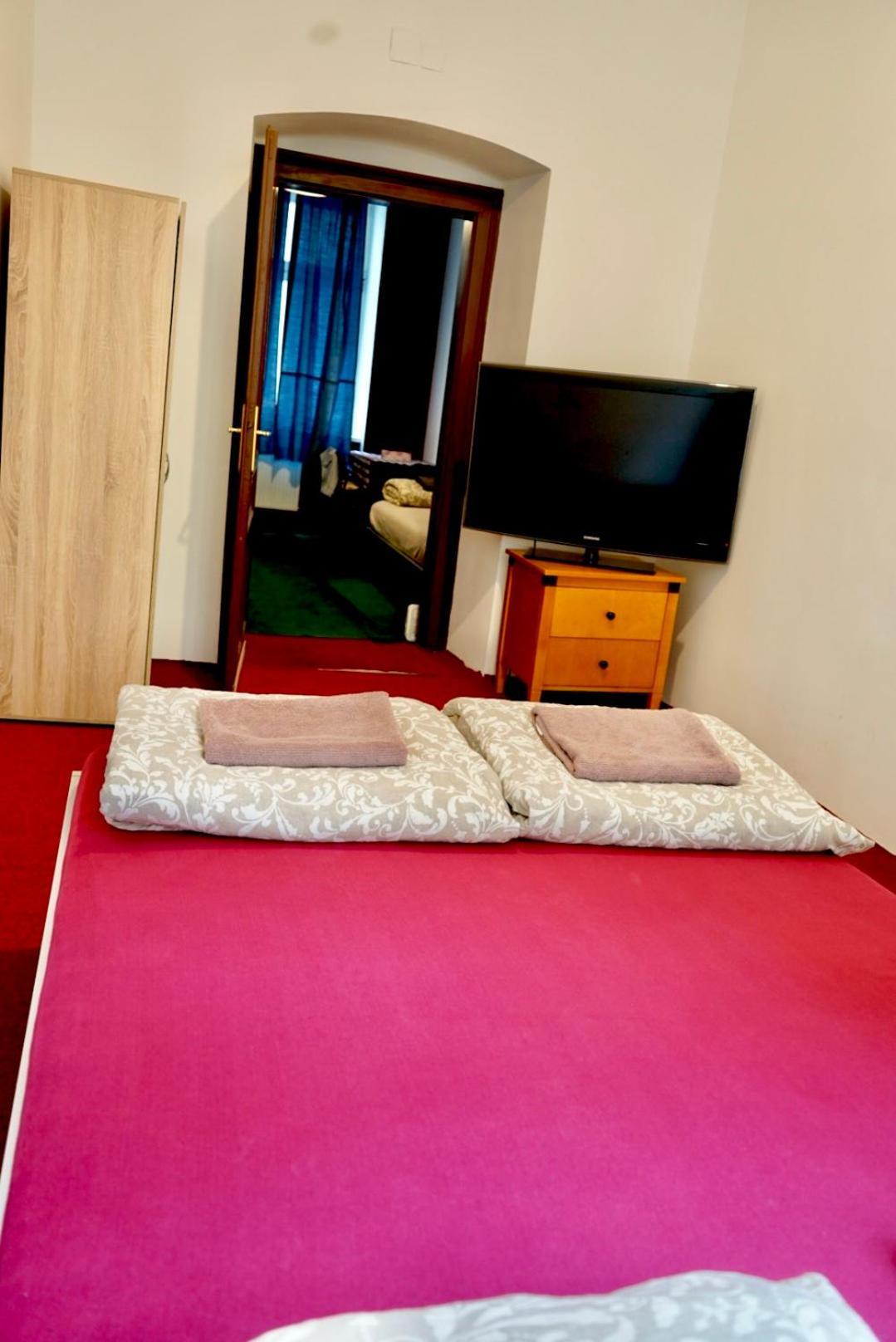 Volkstheater Apartment. Wenen Buitenkant foto